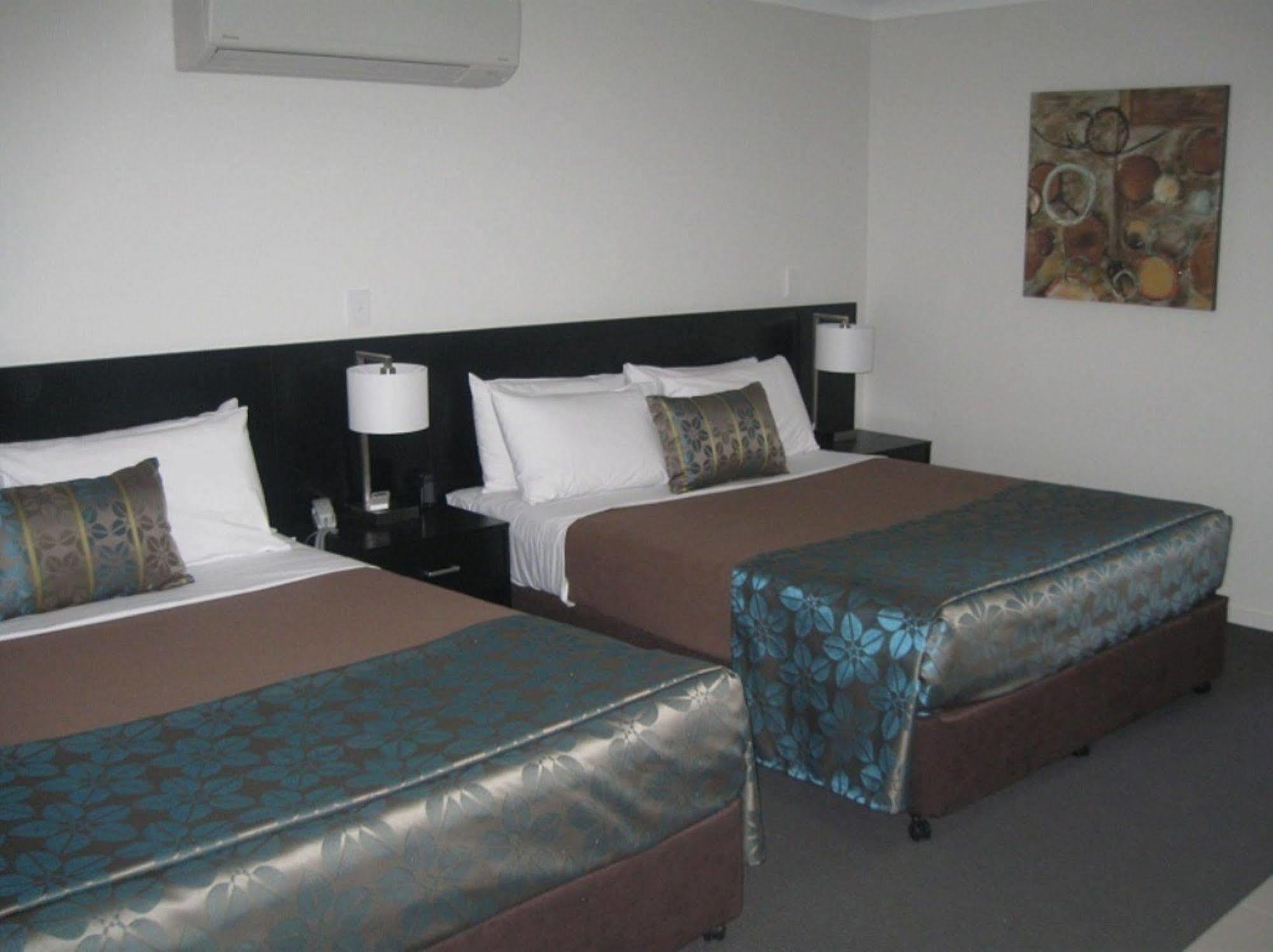 Royal Motel Miles Luaran gambar